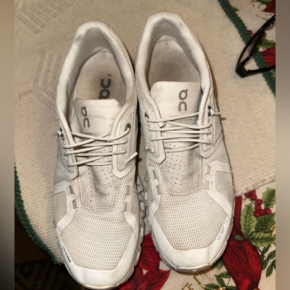 On clouds - Picture 2 of 4